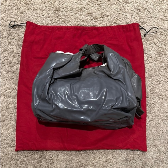 Vintage VALENTINO Nuage Large Bow Patent Leather Shiny Gray Tote w/Red Dust Bag - Picture 5 of 16